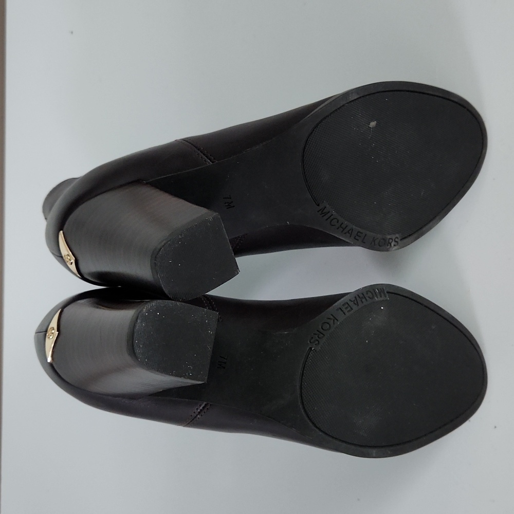 MICHAEL KORS LOTTIE BOOTIE 7 $198 - Picture 10 of 12